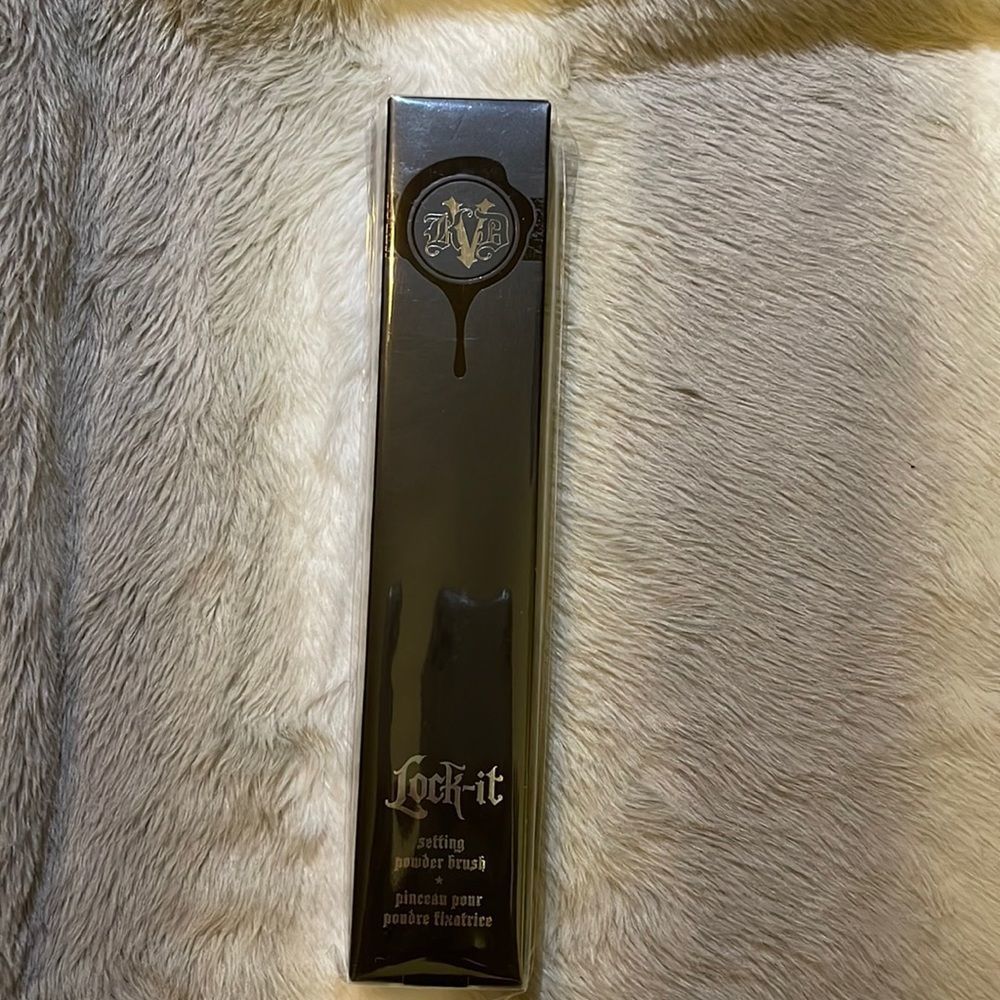 KVD Beauty Lock-It Setting Powder Brush
